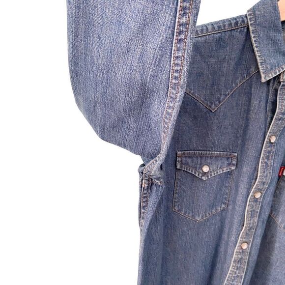 Vintage Chaps Front Button Long Sleeve Denim Shirt in Size Small - Picture 4 of 7